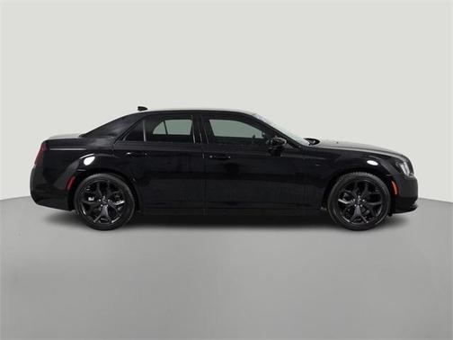2022 Chrysler 300 Touring