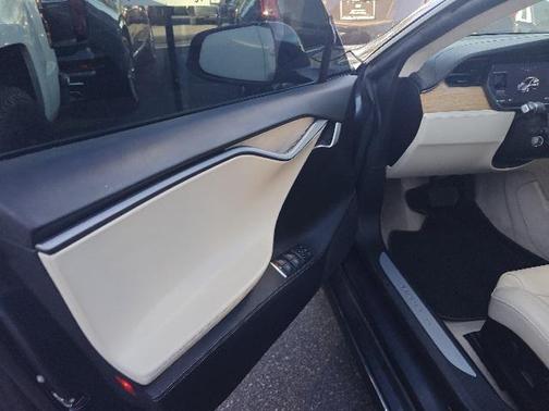 2018 Tesla Model S 75D