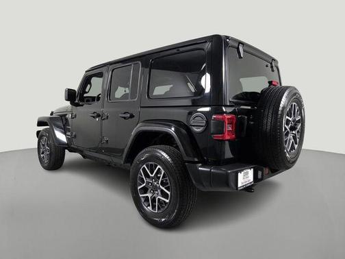 Black Clearcoat 2024 Jeep Wrangler 4-Door Sahara 4x4