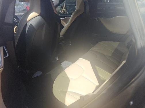 2016 Tesla Model S 90D