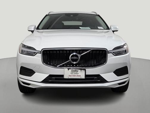Crystal White Metallic 2020 Volvo XC60 T5 Momentum