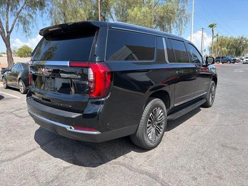 Onyx Black 2025 GMC Yukon XL Elevation
