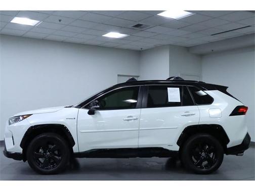 2020 Toyota RAV4 Hybrid SE