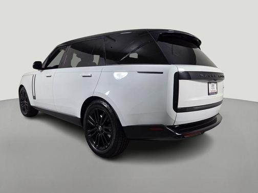 Fuji White 2023 Land Rover Range Rover P530 SE