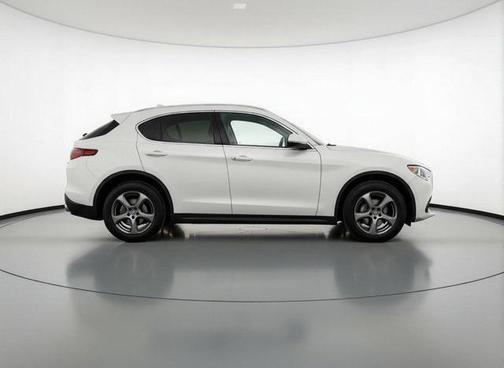 2021 Alfa Romeo Stelvio Base