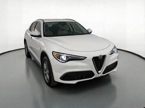 2021 Alfa Romeo Stelvio Base
