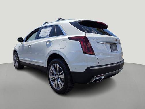 Crystal White Tricoat 2026 Cadillac XT5 Premium Luxury