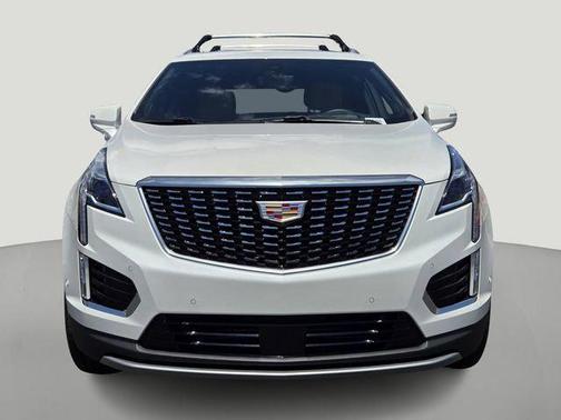 Crystal White Tricoat 2026 Cadillac XT5 Premium Luxury