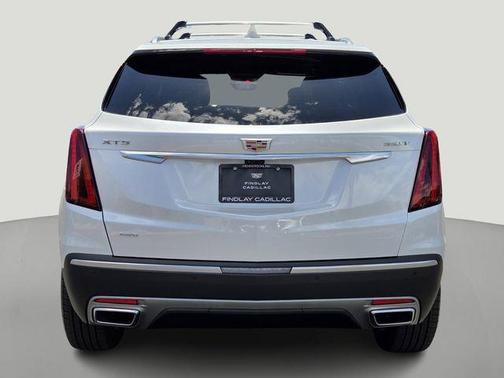 Crystal White Tricoat 2026 Cadillac XT5 Premium Luxury