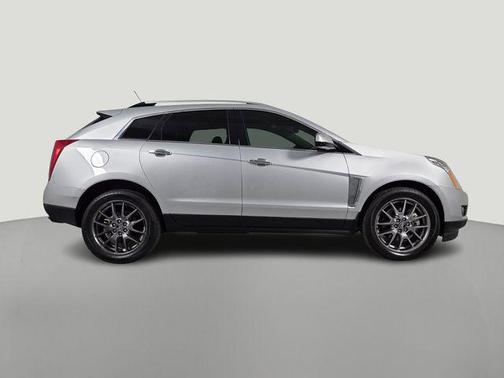 Radiant Silver Metallic 2016 Cadillac SRX Performance Collection