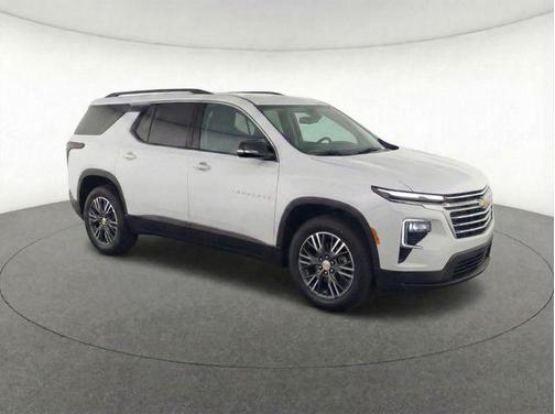 Summit White 2024 Chevrolet Traverse LT