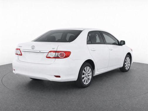 Super White 2013 Toyota Corolla LE