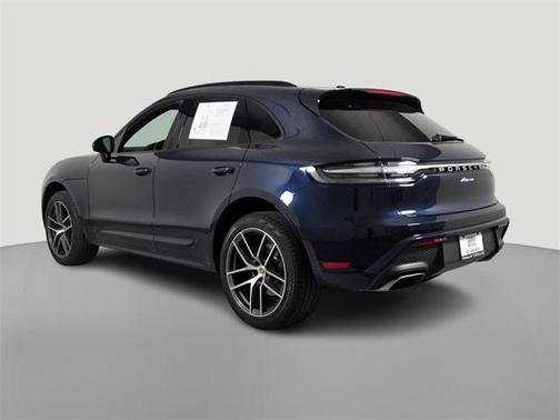 2022 Porsche Macan Base