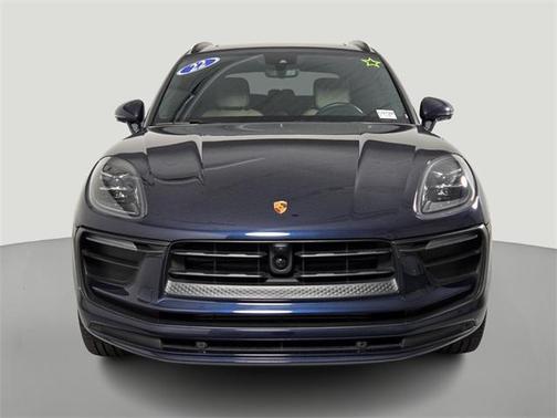 2022 Porsche Macan Base