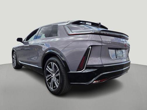 Celestial Metallic 2024 Cadillac LYRIQ V