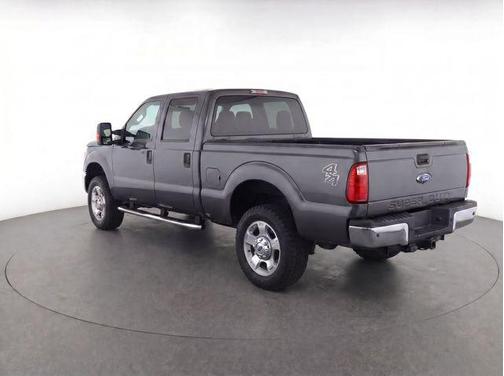 Magnetic Metallic 2016 Ford F-250 XLT