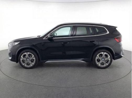 Black Sapphire Metallic 2026 BMW X1 xDrive28i