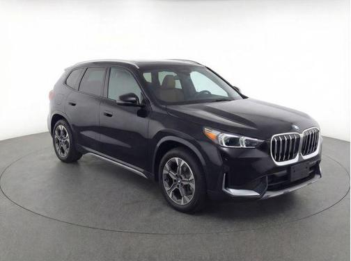 Black Sapphire Metallic 2026 BMW X1 xDrive28i