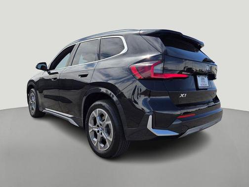 Black Sapphire Metallic 2026 BMW X1 xDrive28i