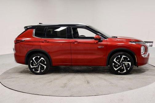 2025 Mitsubishi Outlander PHEV SEL
