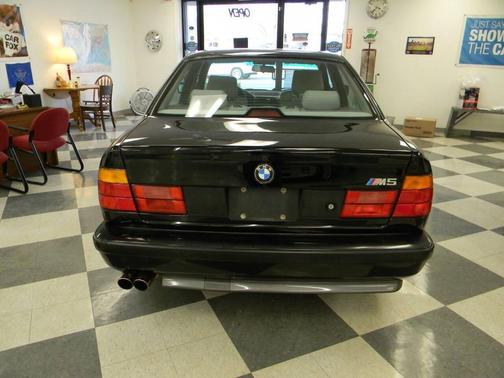 1991 BMW M5 Base