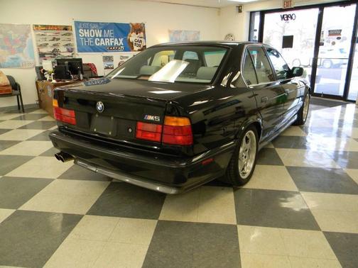 1991 BMW M5 Base