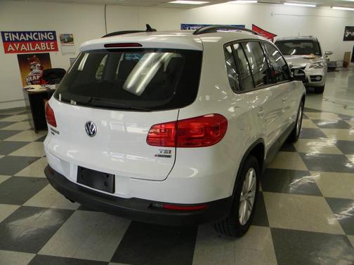 White 2018 Volkswagen Tiguan Limited 2.0T 4MOTION