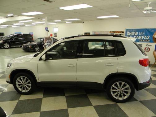 White 2018 Volkswagen Tiguan Limited 2.0T 4MOTION