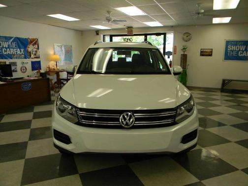 White 2018 Volkswagen Tiguan Limited 2.0T 4MOTION
