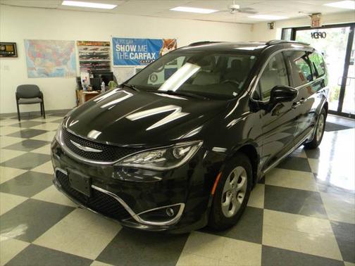 2017 Chrysler Pacifica Touring-L Plus
