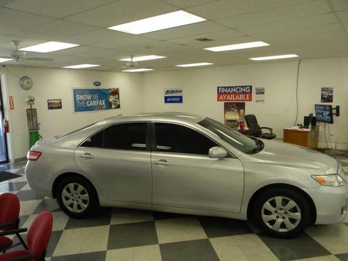 2010 Toyota Camry LE