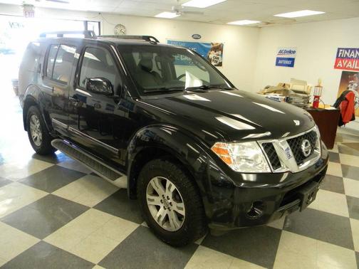 Black 2012 Nissan Pathfinder Silver