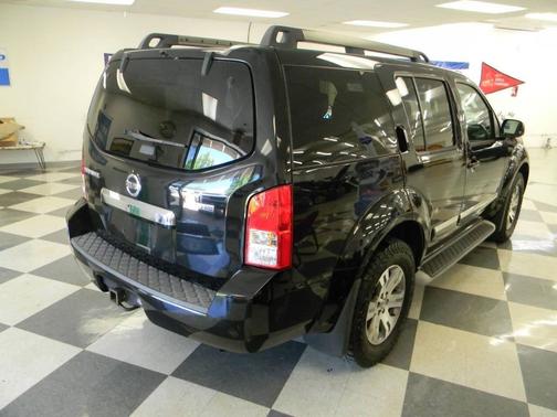 Black 2012 Nissan Pathfinder Silver