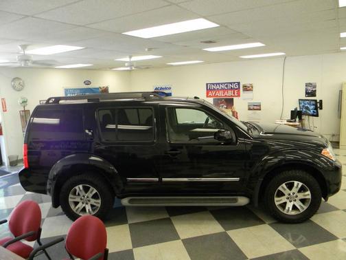 Black 2012 Nissan Pathfinder Silver