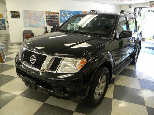 Black 2012 Nissan Pathfinder Silver