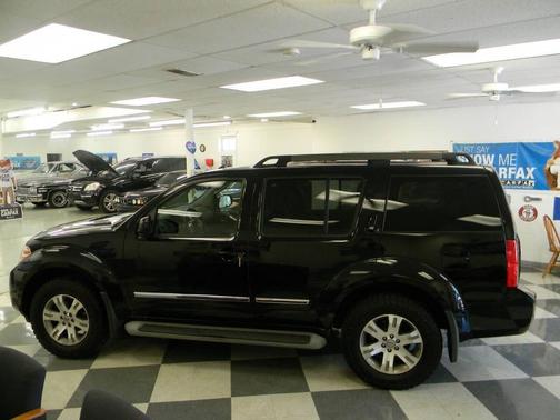Black 2012 Nissan Pathfinder Silver