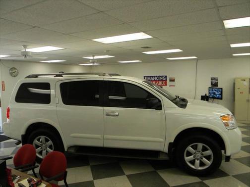 2014 Nissan Armada SV 4x4 4dr SUV