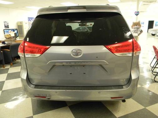 2011 Toyota Sienna XLE