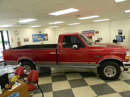 Electric Red Clearcoat Metallic 1994 Ford F-150 XLT
