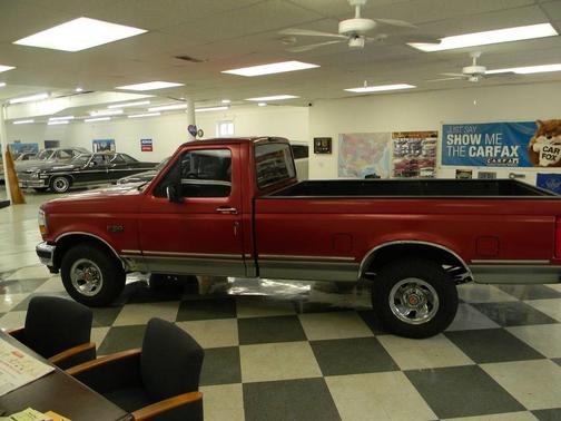 Electric Red Clearcoat Metallic 1994 Ford F-150 XLT
