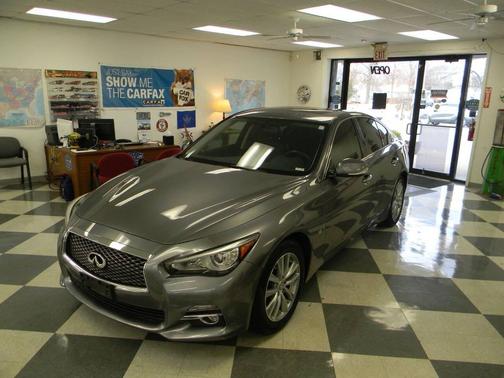 2015 INFINITI Q50 Base