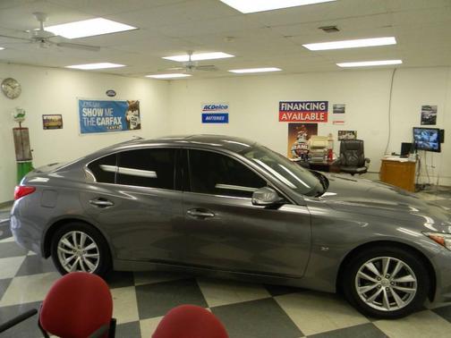 2015 INFINITI Q50 Base