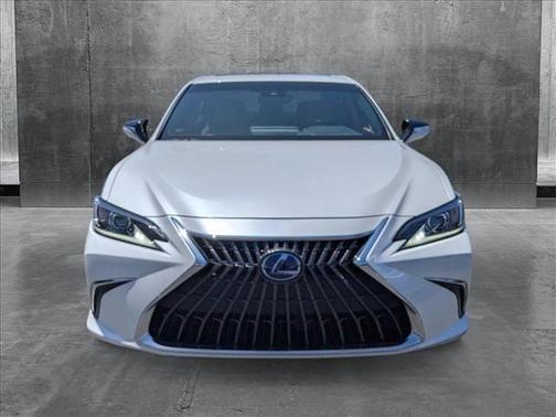 2022 Lexus ES 300h Base