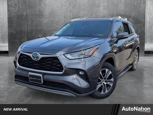 2022 Toyota Highlander Hybrid XLE