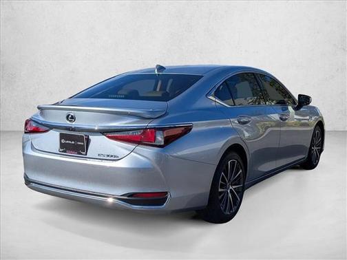 2025 Lexus ES 300h Base