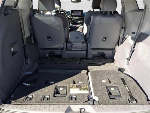 2021 Toyota Sienna XLE 8 Passenger