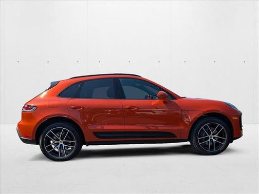 2022 Porsche Macan AWD