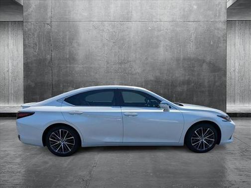 2025 Lexus ES 300h Base