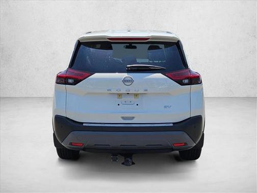 Pearl White Tricoat 2022 Nissan Rogue SV