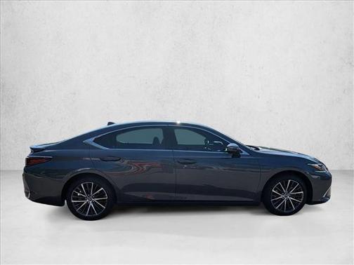 2025 Lexus ES 300h Base
